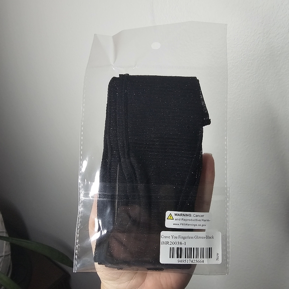 iHeartRaves Crave You Black Fingerless Gloves - Picture 5 of 7